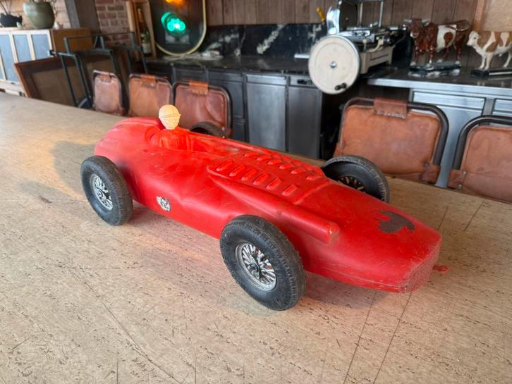 Petite voiture Ferrari Masarati Mercedes des années 1960, Enfants & Bébés, Jouets | Extérieur | Go-cart & Cuistax, Utilisé, Autres marques