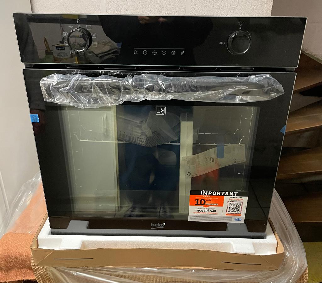 Four Beko encastrable 60cm 72L, Enlèvement, Neuf, Encastré, Four