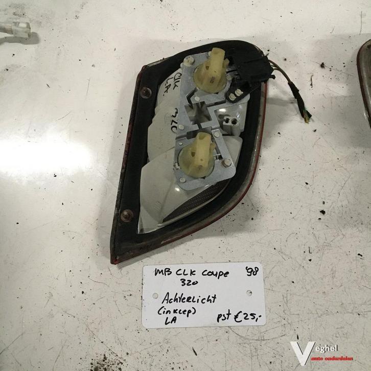 Mercedes CLK 320 Coupe 1998 Achterlicht ( in klep ) Links of, Auto-onderdelen, Verlichting, Gebruikt, Ophalen of Verzenden
