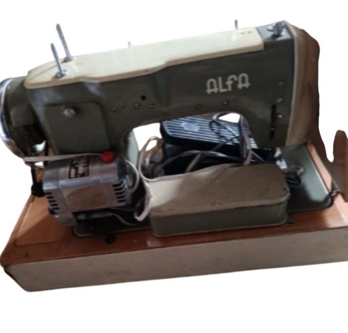 Annonce mise à jour (avec usure)

Titre : Machine à coudre v, Antiquités & Art, Antiquités | Machines à coudre, Enlèvement