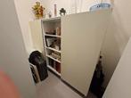 Ikea kast met gelakte schuifdeuren, Ophalen, Zo goed als nieuw, Modern