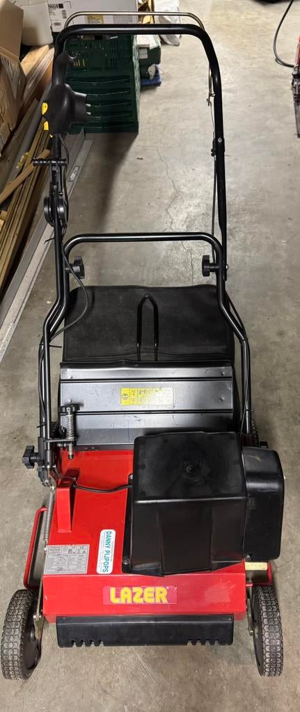 Lazer S400E verticuteerder 40cm breedte met kabelhaspel., Tuin en Terras, Verticuteermachines, Zo goed als nieuw, Benzine, Ophalen