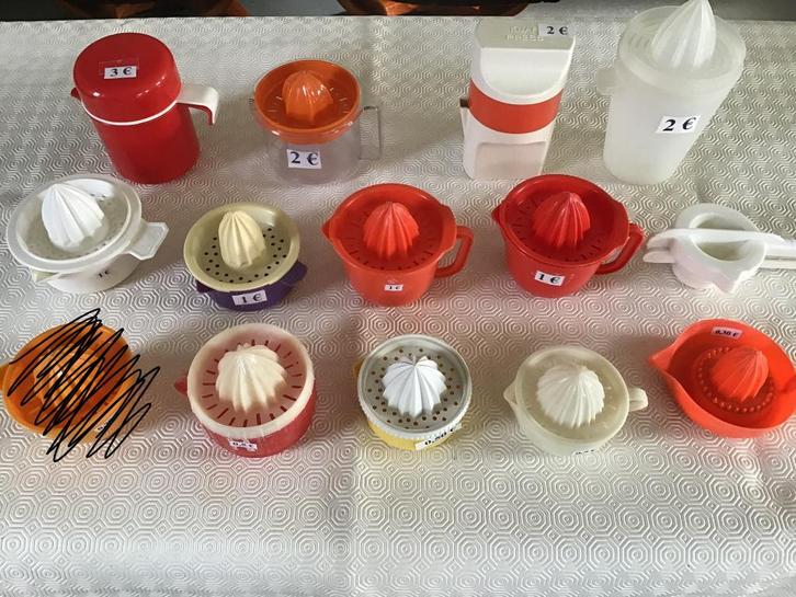 14 presse-agrumes en plastique à prix avantageux, Electroménager, Extracteurs de jus, Comme neuf, Enlèvement ou Envoi