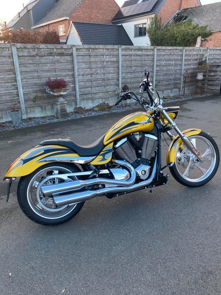 Victory Jackpot 1800cc met weinig km als nieuw div opties., Motoren, Motoren | Harley-Davidson, Particulier, Chopper, meer dan 35 kW