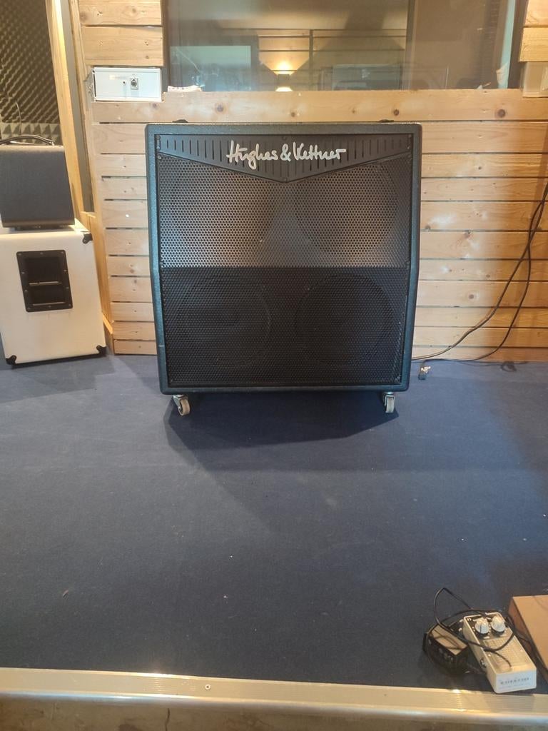Hugues & Kettner 412 triamp cabinet, Muziek en Instrumenten, Versterkers | Bas en Gitaar, Ophalen