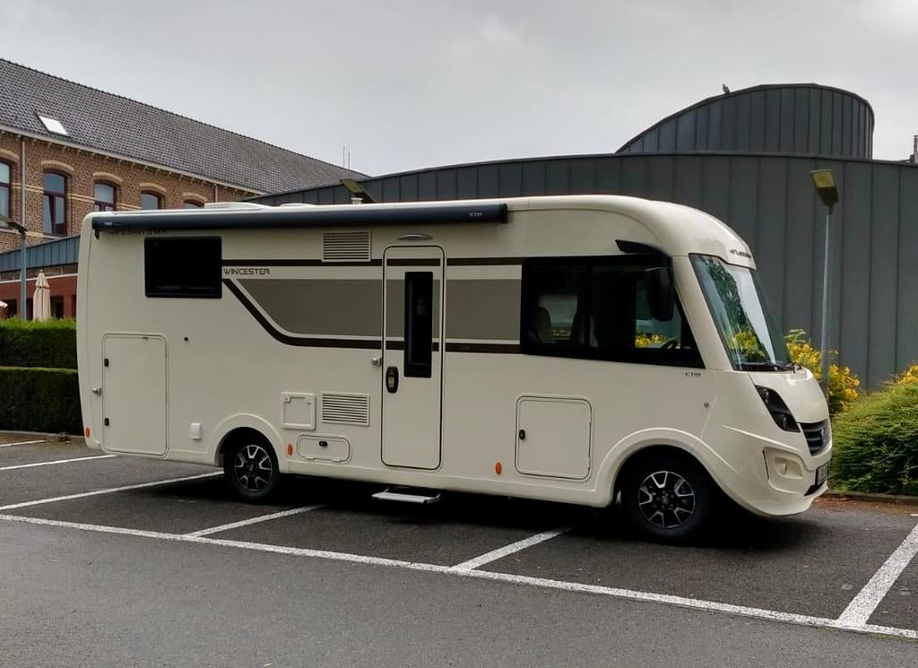 Mobilhome Florium Winchester 7m20 Fleurette, Caravanes & Camping, Camping-cars, Jusqu'à 4, Siège standard, Toilette à cassette