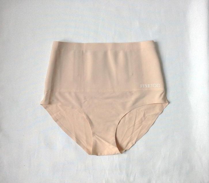 Culotte amincissante gainante couleur chair taille M neuve, Vêtements | Femmes, Sous-vêtements & Lingerie, Slip, Beige, Enlèvement
