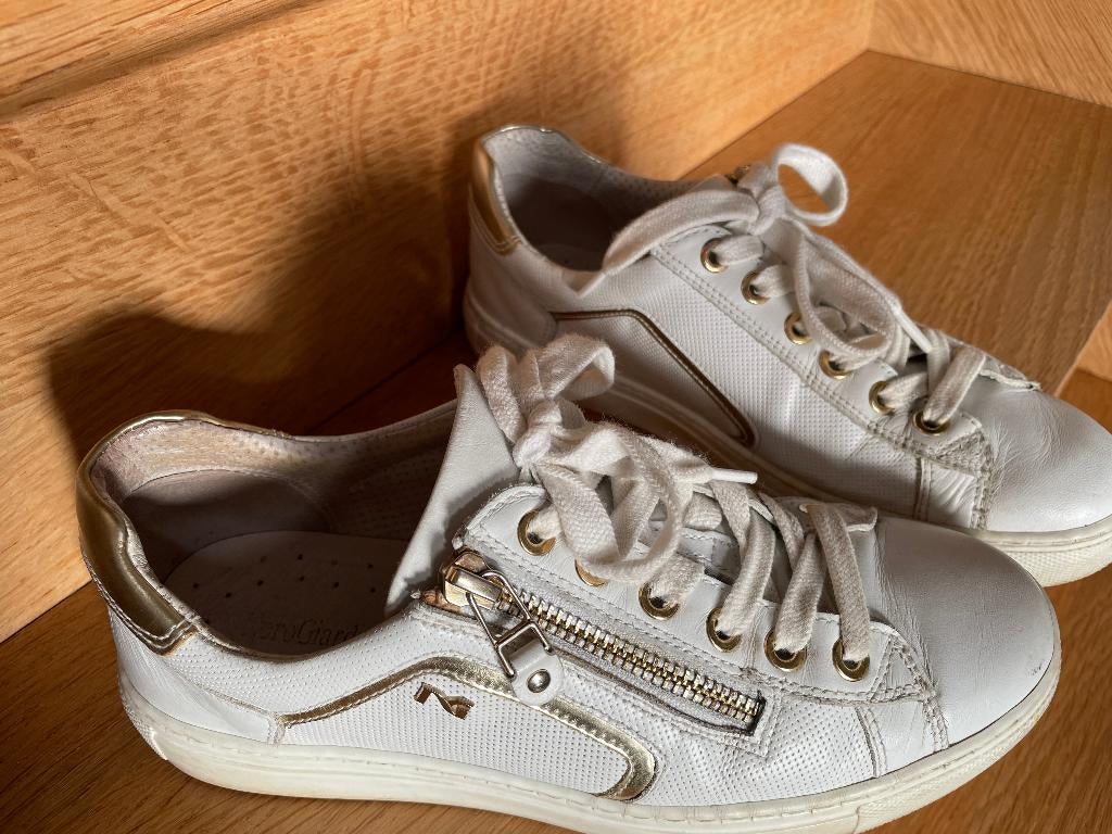 Schoenen merk Nero Giardini - maat 36, Verzenden, Wit, Sneakers, Nero giardini