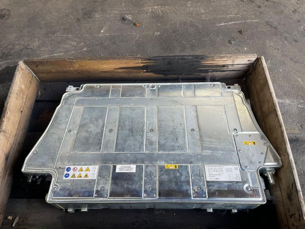 Hybride hoogspannings accu Mercedes-Benz C-Klasse, Onderdelen@venauto.nl, Van der Ven Autorecycling B.V., Gebruikt, Ettenseweg 76, 4706 PB Roosendaal, The Netherlands