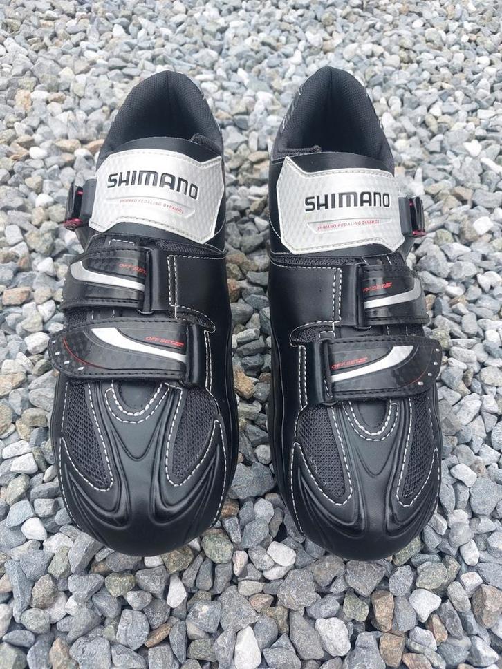 Chaussures de vélo de route Shimano R106 taille 45 comme neu, Vélos & Vélomoteurs, Accessoires vélo | Vêtements de cyclisme, Comme neuf