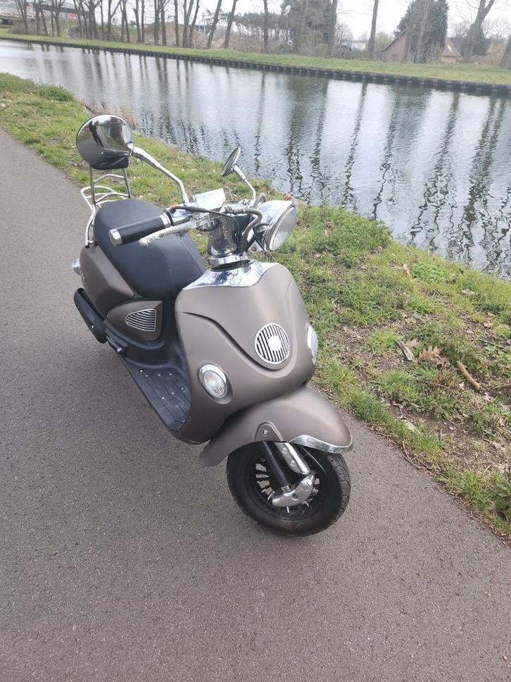 BTC Legend Classe A 2020, Vélos & Vélomoteurs, Scooters | SYM, Comme neuf, Autres modèles, Classe A (25 km/h), Essence, Enlèvement