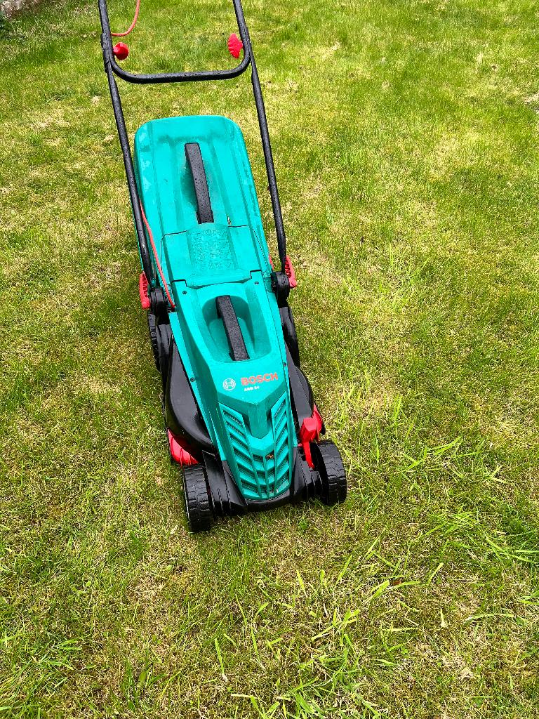 Grasmachine BOSH, Ophalen, Cirkelmaaier, Gebruikt, Elektrische grasmaaier