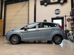 FORD FIESTA 1400CC BENZINE - AUTOMAAT - GARANTIE -, Auto's, Stof, Zwart, 4 cilinders, Blauw