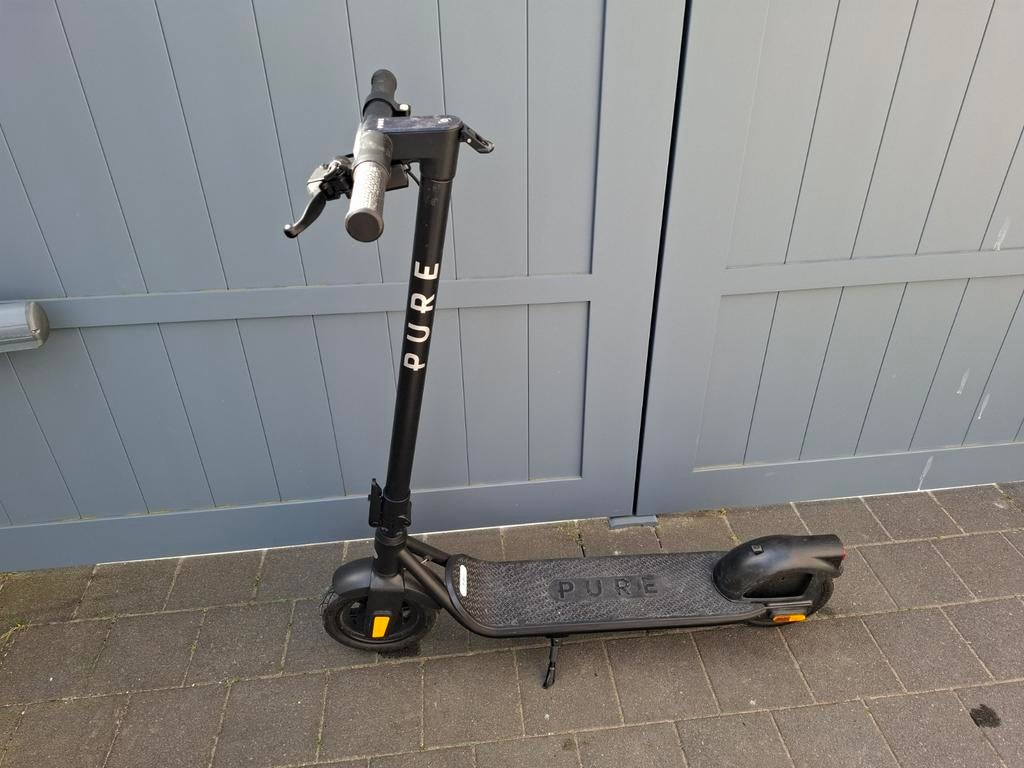 Elekteische step, Fietsen en Brommers, Steps, Zo goed als nieuw, Elektrische step (E-scooter), Ophalen