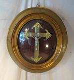 Beau cadre photo ovale antique avec verre sphérique et croix, Enlèvement ou Envoi