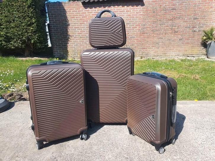 Valise, Bijoux, Sacs & Beauté, Valises, Neuf, Plastique souple, 50 à 60 cm, 35 à 45 cm, Roulettes, Enlèvement