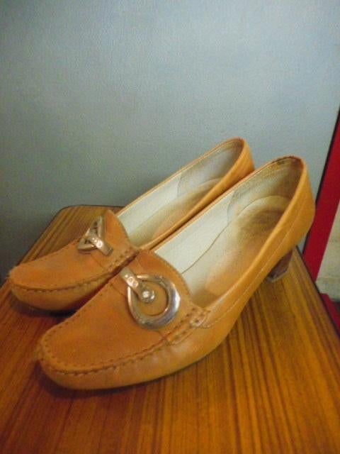 schoenen, Kleding | Dames, Schoenen, Schoenen met lage hakken, Oranje, Ophalen of Verzenden, Zo goed als nieuw