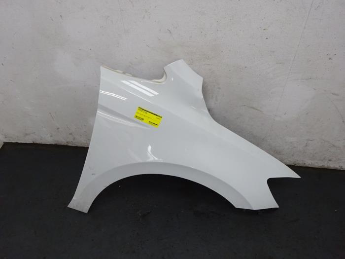 Aile avant droite d'un Volkswagen Touran (LC9A), Volkswagen, -, Utilisé, -