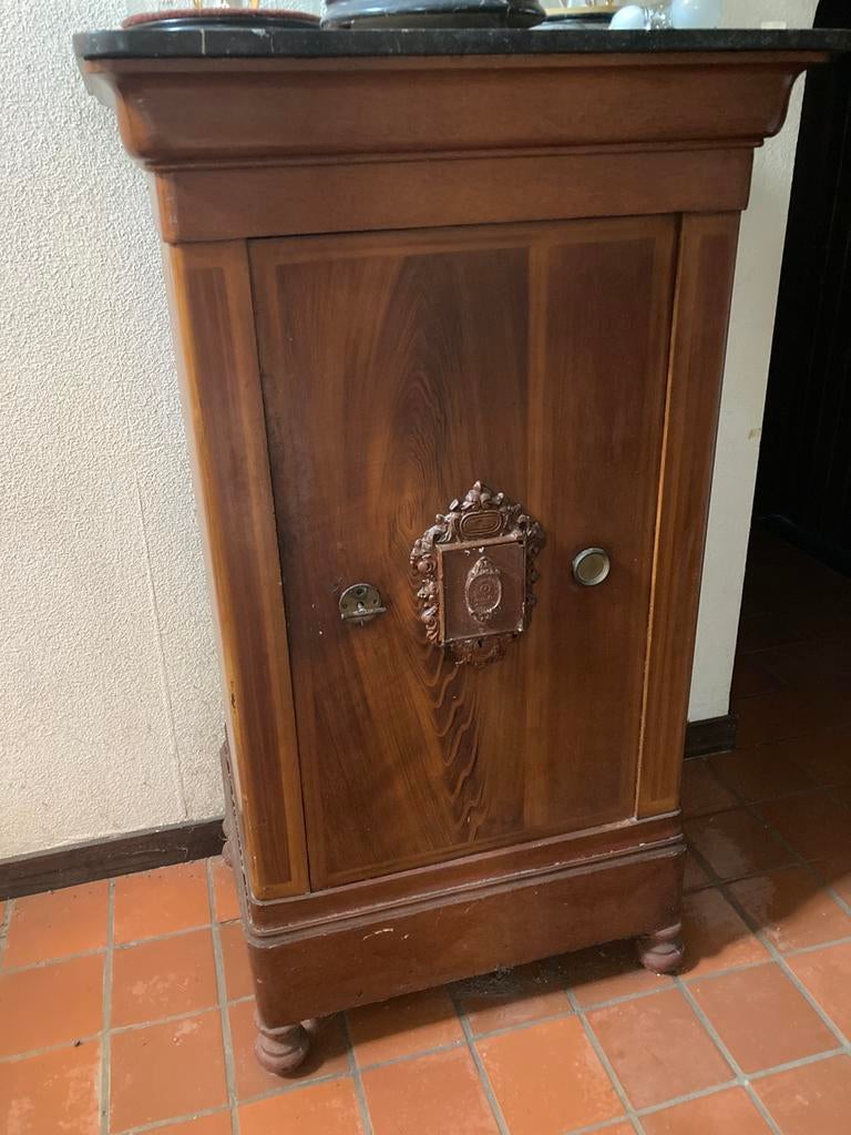 Antieken kluis, Enlèvement