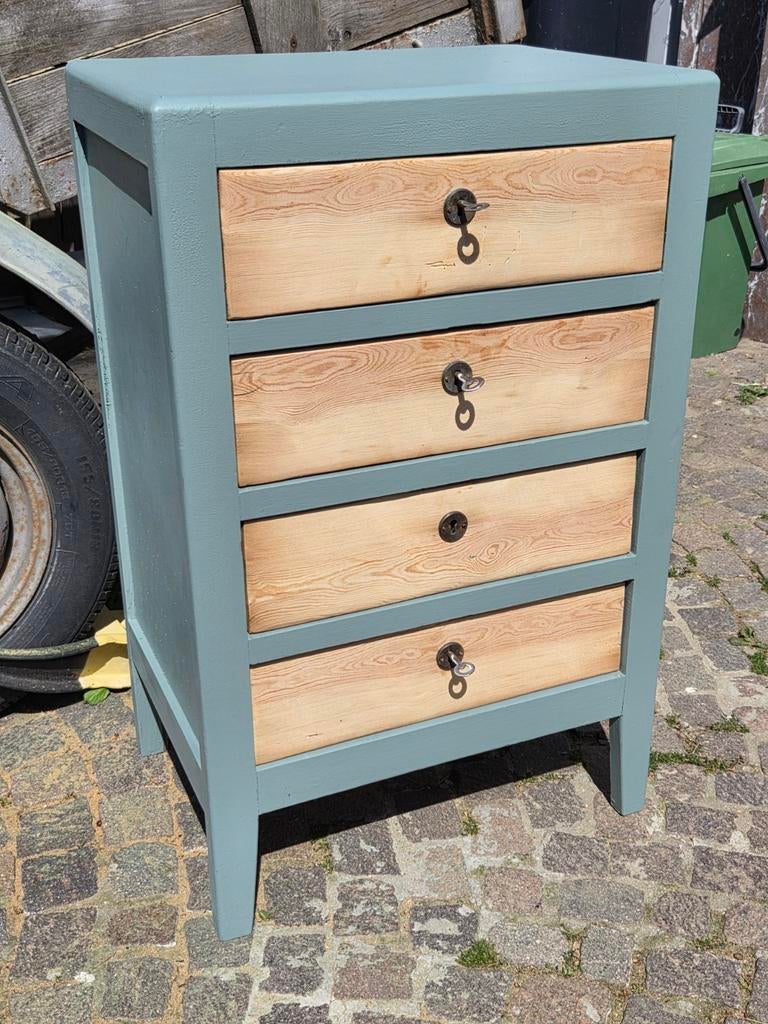 Meuble de metier, commode en pin massif, Maison & Meubles, Armoires | Casiers, Enlèvement