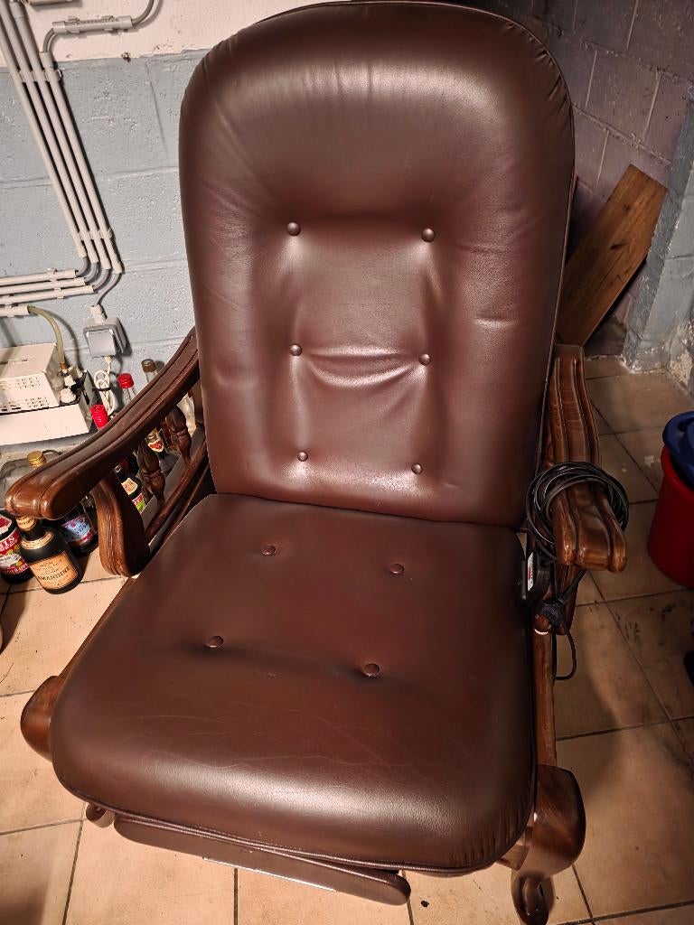 Verstelbare elektrische stoel, Huis en Inrichting, Fauteuils, Gebruikt, Hout, Leer, 50 tot 75 cm, 75 tot 100 cm, Ophalen