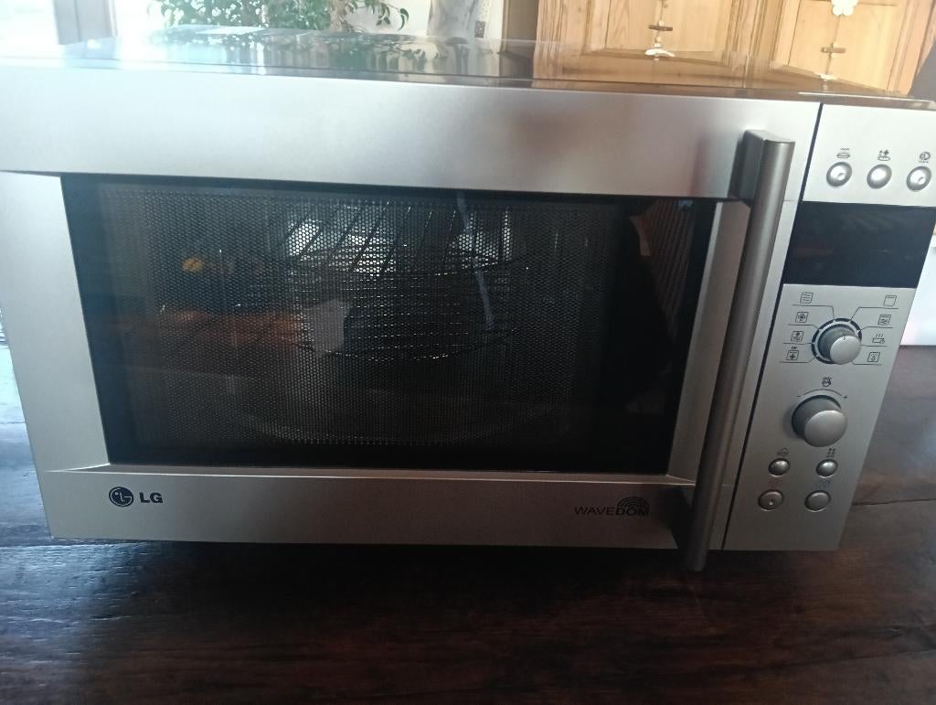 Four micro-ondes combiné LG, Fonction micro-ondes, Comme neuf, Enlèvement, 45 à 60 cm