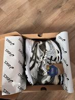 Asics gel kayano 14 grijs beige, Ophalen, Zo goed als nieuw, Sneakers