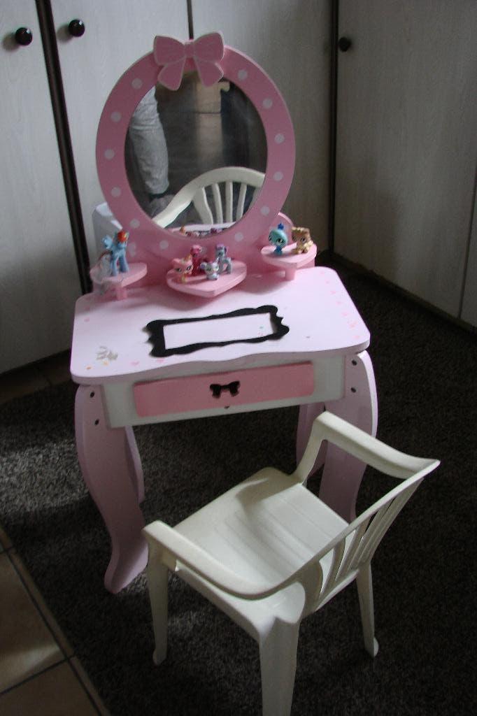 kinder makeupe tafeltje, Enlèvement, Utilisé