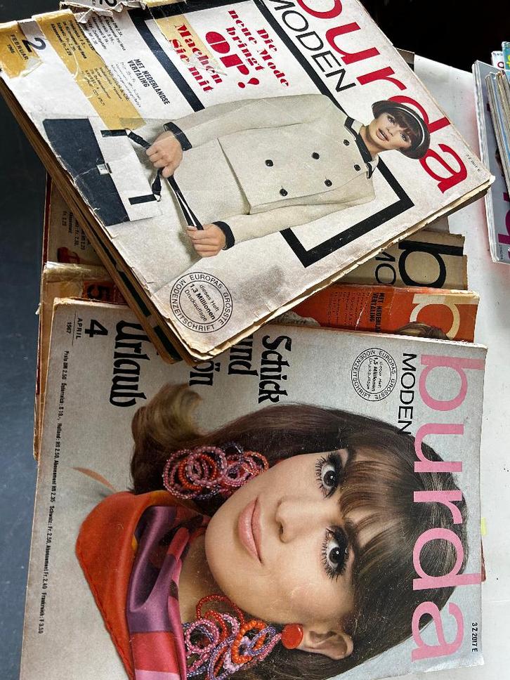 Unieke collectie Vintage Burda’s (1965-2019) – compleet!, Hobby & Loisirs créatifs, Patrons de vêtements, Utilisé, Autres types