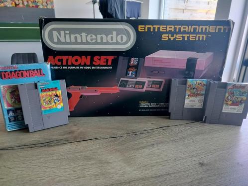 NES Action Set Boxed + 3 games, Games en Spelcomputers, Spelcomputers | Nintendo NES, Zo goed als nieuw, Met 2 controllers, Met games