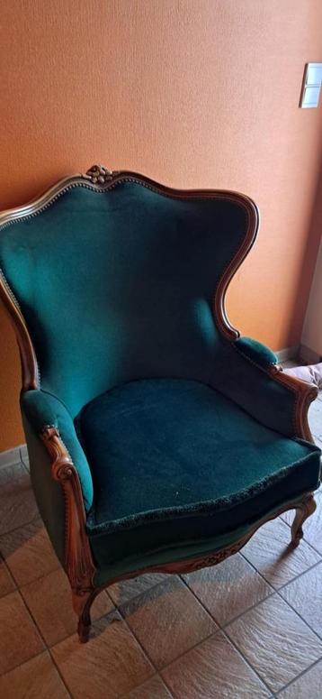 Antieke fauteuil in Louis XV stijl groen beschikbaar voor biedingen