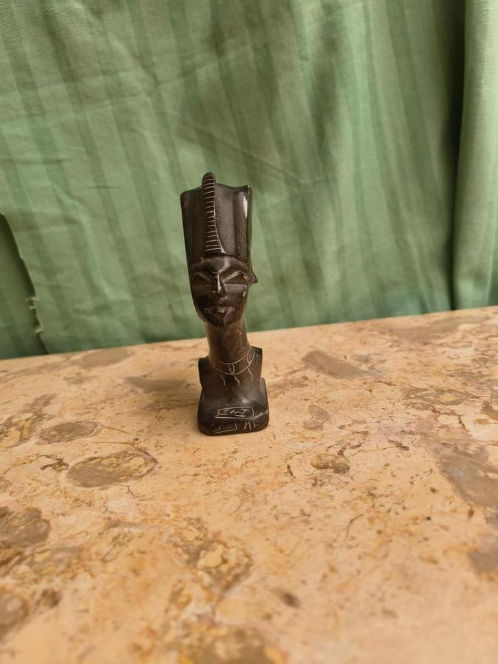 Klein zwaar stenen buste van Egyptische Koningin Nefertiti, Antiek en Kunst, Kunst | Niet-Westerse kunst, Ophalen
