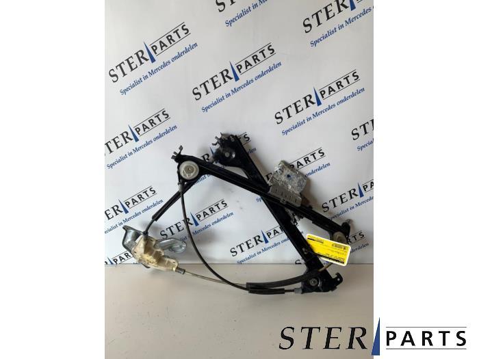 Ruitmechaniek 2Deurs rechts-voor van een Mercedes SLK, Ophalen of Verzenden, 3 maanden garantie, Gebruikt, Mercedes-Benz