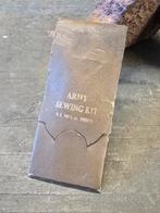 Kit de couture de l'armée américaine de la Seconde Guerre mo, Enlèvement