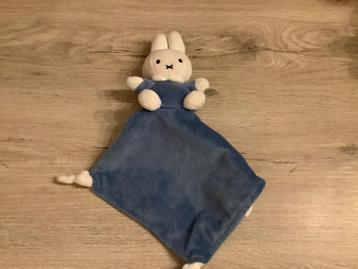 Nijntje knuffeldoekje  beschikbaar voor biedingen