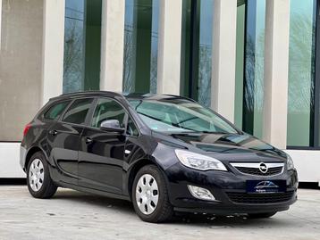 Opel astra Benzine - 139000km - 2011 /  Android system  