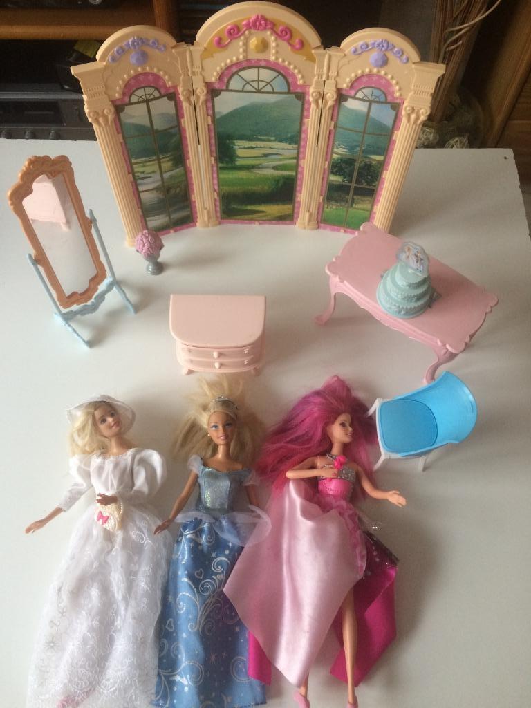 Barbies et accessoires (lot de 3 poupées Barbie), Ophalen, Gebruikt, Barbie