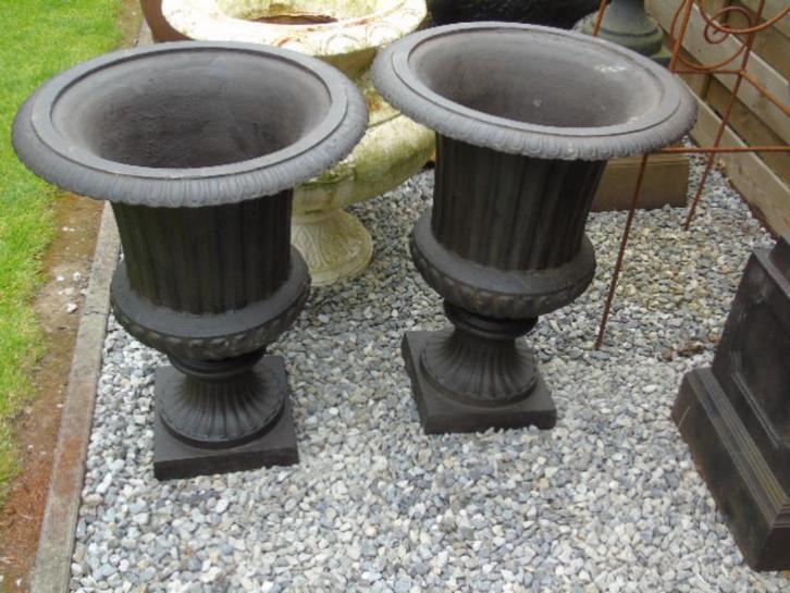 Richelieu wastafel in bruin-roestig gietijzer, hoogte 62 cm, Tuin en Terras, Tuinvazen, Nieuw, Ophalen