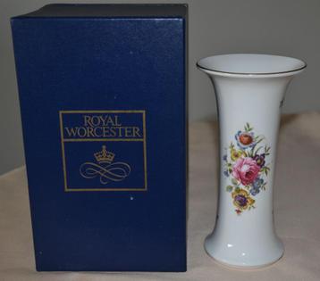 Vase Worcester disponible aux enchères