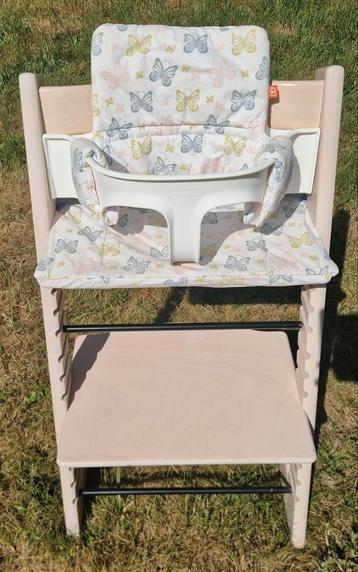 Stokke Tripp Trapp met babyset en kussenset  beschikbaar voor biedingen