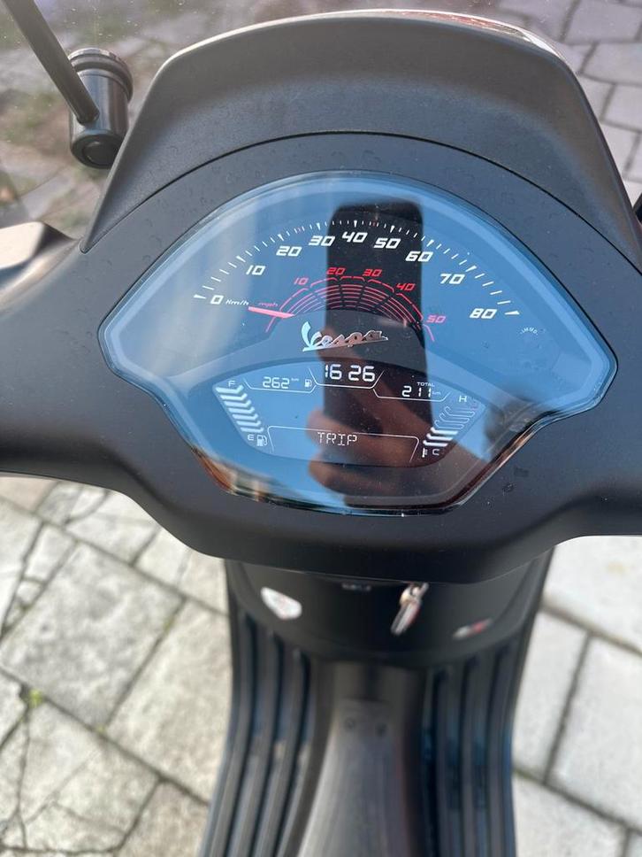 Vespa sprint mat zwart B klasse, Fietsen en Brommers, Scooters | Vespa, Zo goed als nieuw, Ophalen of Verzenden