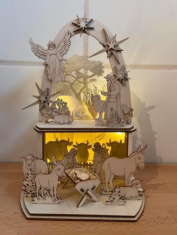 Kerststalletje/kribbetje met verlichting en figuren  NIEUW beschikbaar voor biedingen