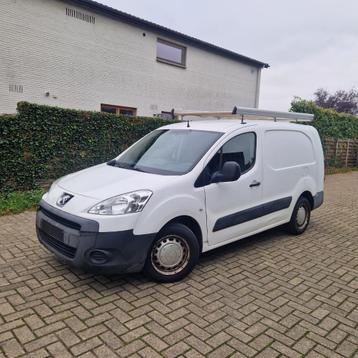 Peugeot Partner 1.6 HDI van 2012, met airco beschikbaar voor biedingen