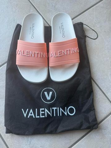 Slippers beschikbaar voor biedingen