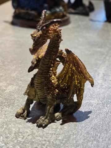 Drakenbeeldje beschikbaar voor biedingen