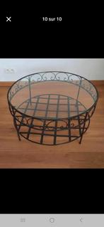 Tables et chaises en fer forgé, Enlèvement