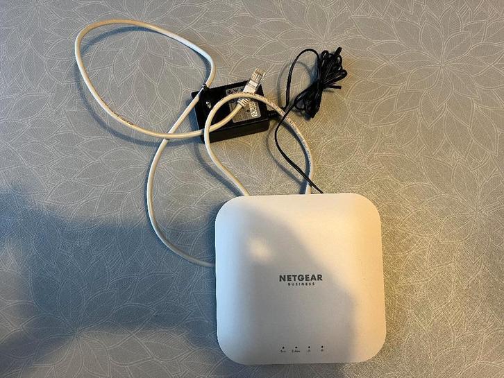 NETGEAR AX1800 Wi-Fi Extender, Computers en Software, WiFi-versterkers, Zo goed als nieuw, Ophalen
