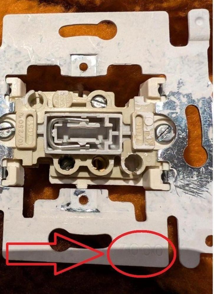 NIKO PR20 7000 drukknop GEBRUIKT, functionele staat, Doe-het-zelf en Bouw, Elektriciteit en Kabels, Gebruikt, Schakelaar, Ophalen of Verzenden