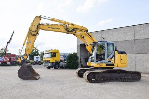 New Holland Kobelco E235B SR-LCT, Articles professionnels, Machines & Construction | Grues & Excavatrices, Excavatrice