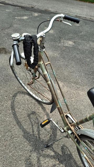 Betrouwbare goede damesfiets 1v. alles in orde NIEUW KETTING beschikbaar voor biedingen